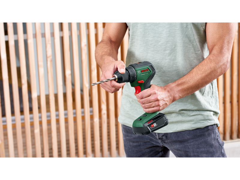 Akumulatorski vrtalnik-vijačnik Bosch UniversalDrill 18V-60, 06039D7002